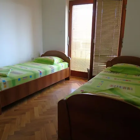 Vila Jasmina شقة بودغوريتْسا